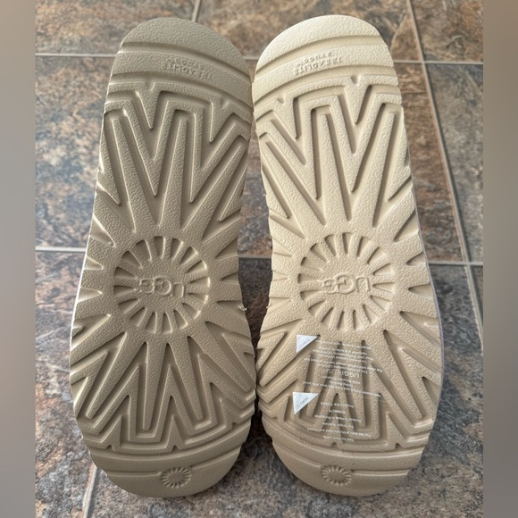 NEW!! UGG Classic Mini Floral Foil Slip On Boots- Pink/Rose Gold, Women’s Size 9 - Picture 9 of 10